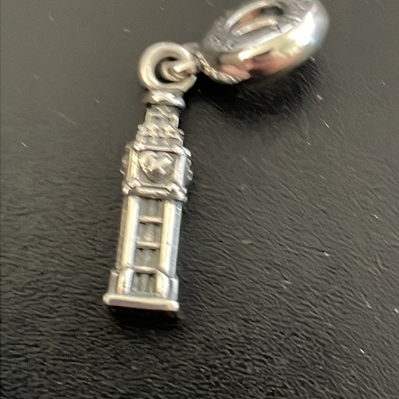 Pandora London Big Ben masks London travel charm - Picture 2 of 8